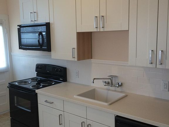 2nd image of 639 Lakeland Dr APT 3
