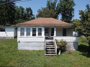360 Oak St, Burnsville, WV 26335