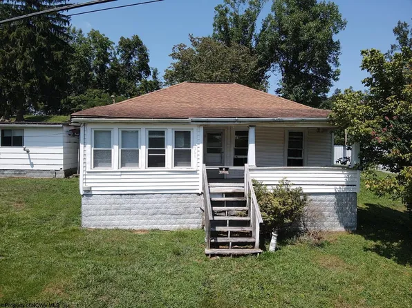 360 Oak St, Burnsville, WV 26335