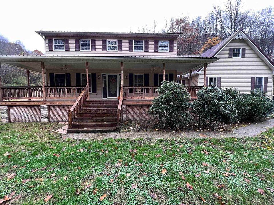 1st image of 726 Victory Ln
