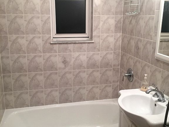 4th image of 2433 Crescent St #2