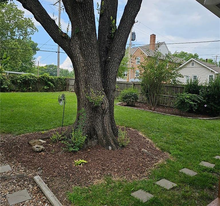 2nd image of 5700 Reeds Rd