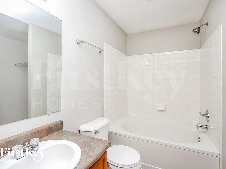 10605 Glenayr Dr — Photo 8