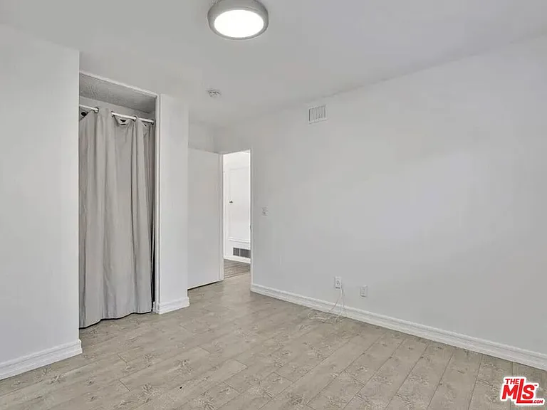 28040 Ermine Pl — Photo 26