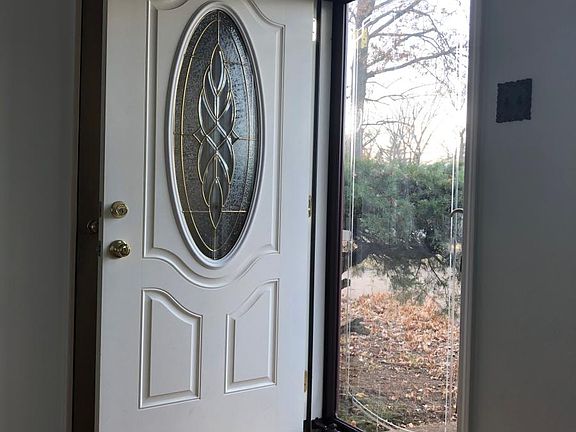 2nd image of 9512 Laguna Dr