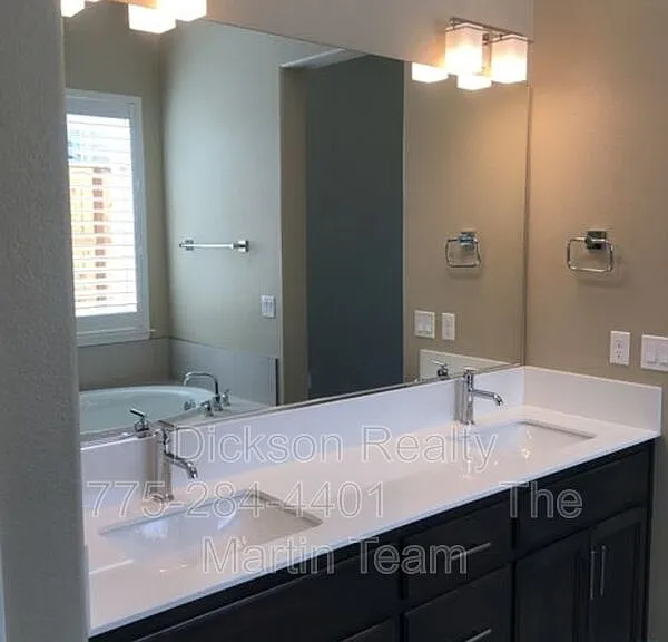 306 Commodore Dr — Photo 17