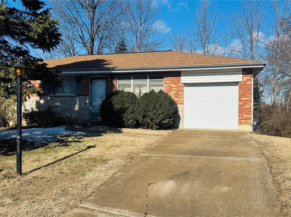 10747 Gail Ct, Saint Louis, MO 63123