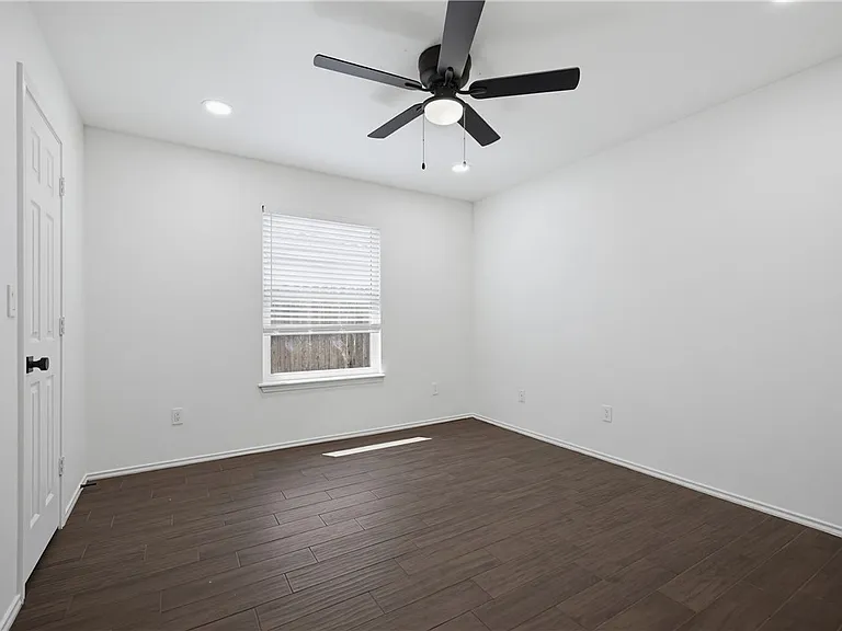 7846 Calgary Dr — Photo 18