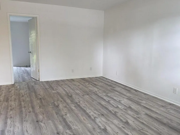 640 SE 2nd Ave #111 — Photo 8