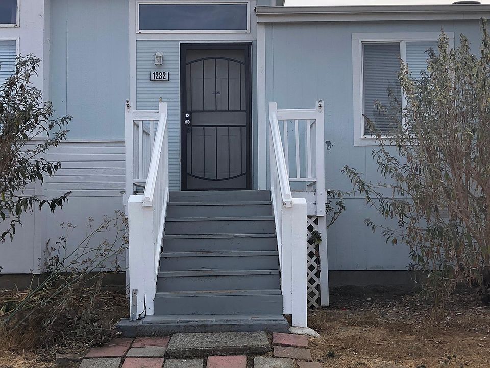 1st image of 1 Taylor Ave