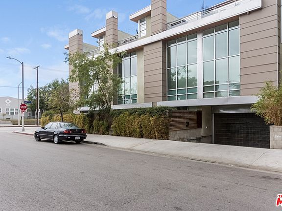 2nd image of 5806 Waring Ave APT 12