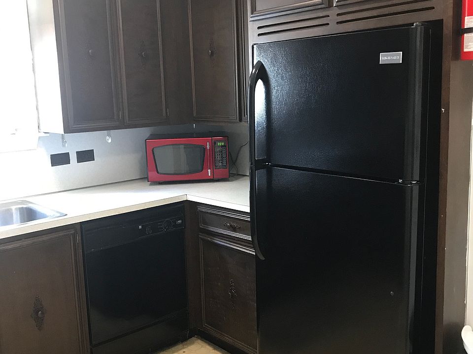1st image of 275 Newfield St