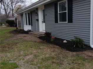 294 Miantonomo Dr, Warwick, RI 02888