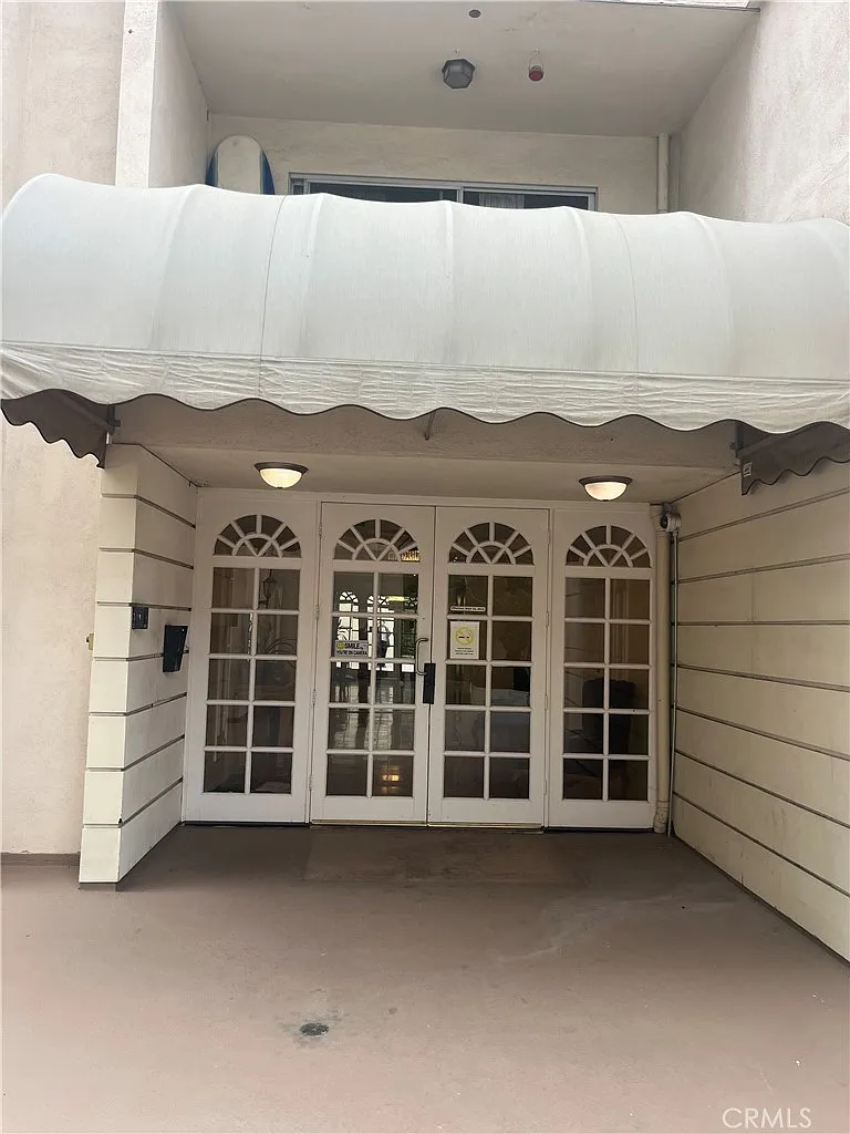 2 bed, 997 sqft, $2,700 — Photo 3