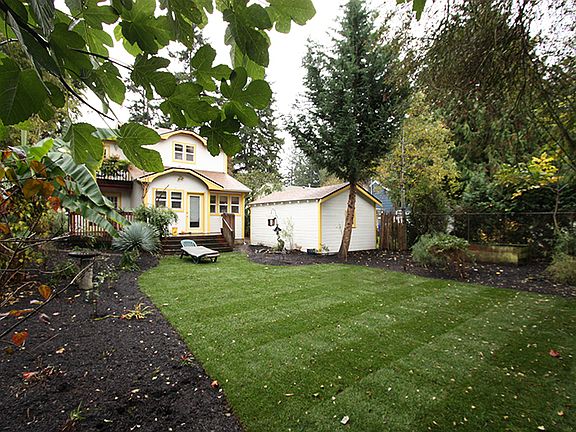 Garden area in back yard!