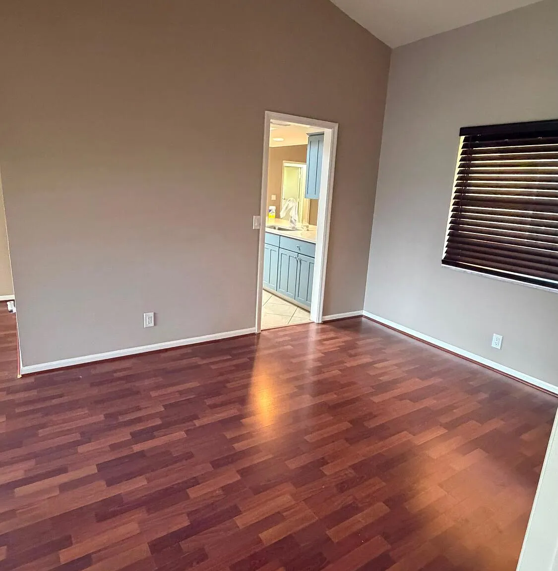 4 bed, 2.0 bath, 1915 sqft, $4,500 — Photo 4