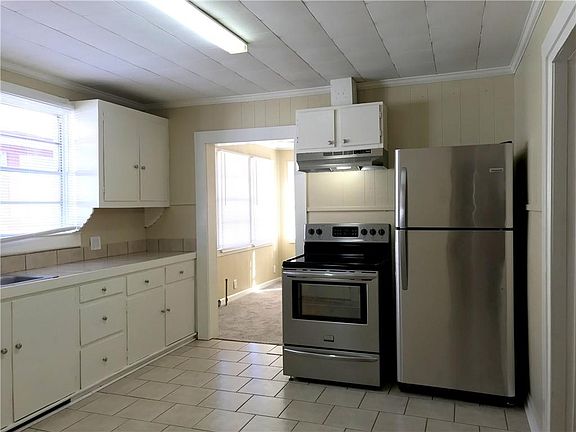 4th image of 515 Westwood Dr