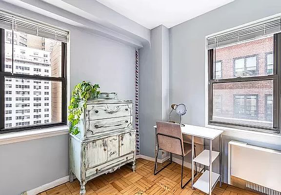 4th image of 240 E 46th St APT 12B