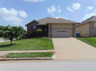 1264 E McClernon St, Springfield, MO 65803