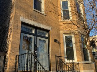 2330 W Erie St #2F, Chicago, IL 60612