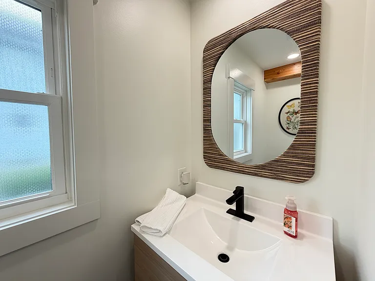 57 Caswell St — Photo 23