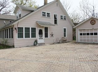 1413 Indian Trl, Delavan, WI 53115