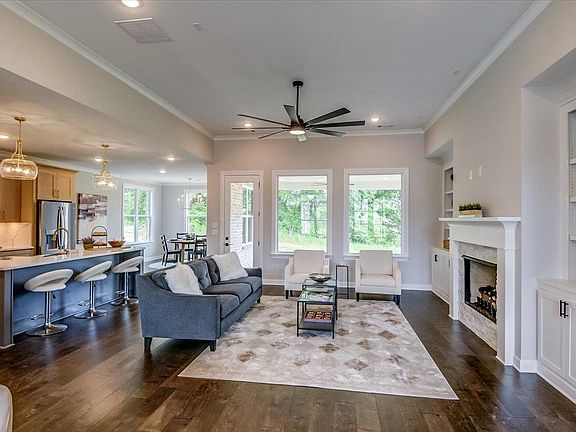 3rd image of 5393 Buttercup Ln