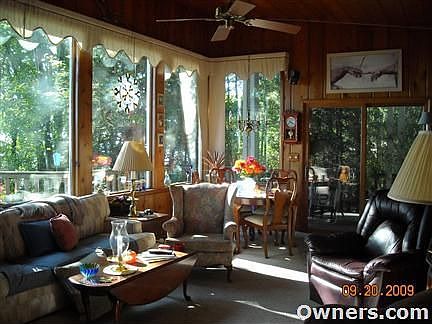 Interior Living / Dining