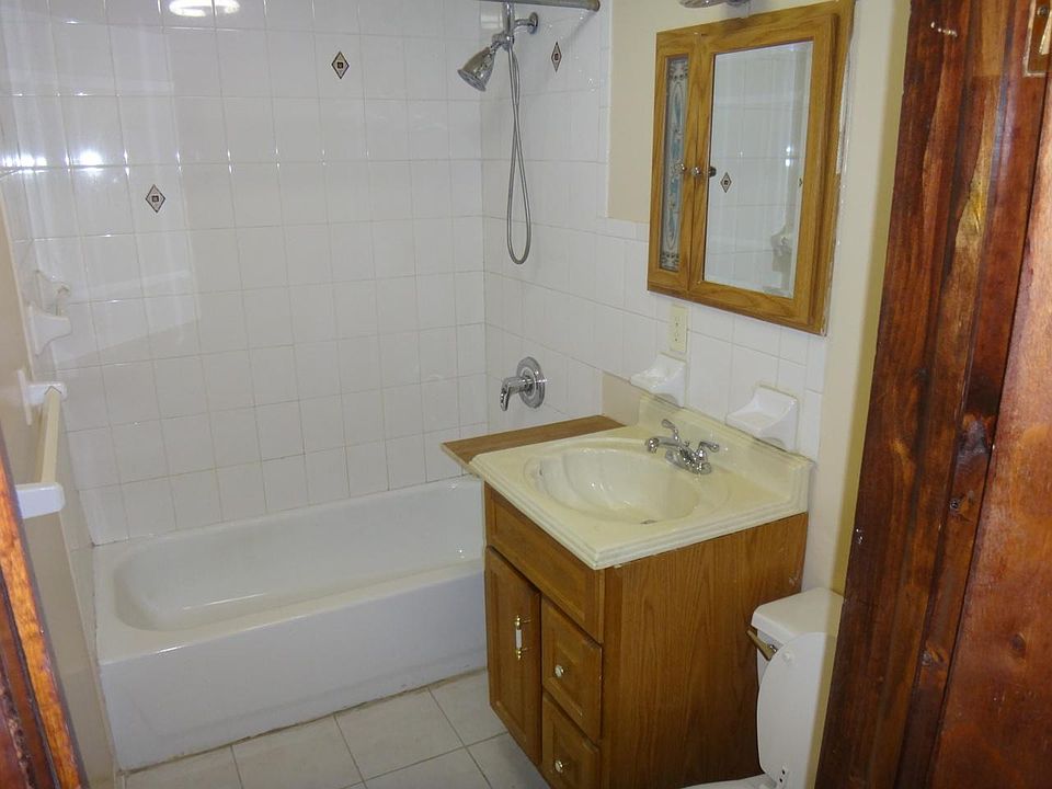 2nd image of 2488 Lenox Ave