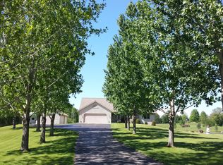 1986 Norfield Rd, Suamico, WI 54173