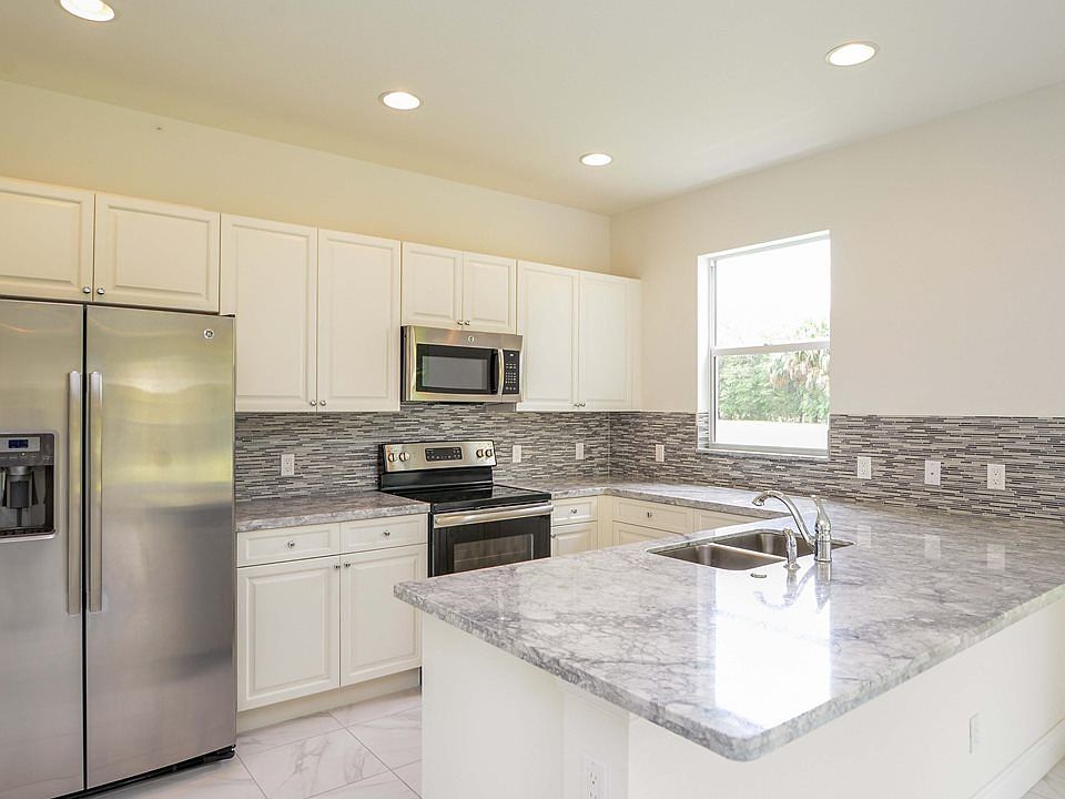 1st image of 1519 NW Cataluna Cir