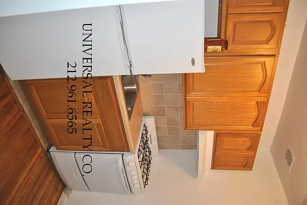 Rented by Universal Realty Group | media 30