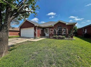 609 Blueberry Hill Ln, Mansfield, TX 76063