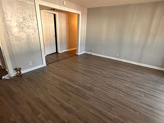 3rd image of 270 Tampa Dr APT O12
