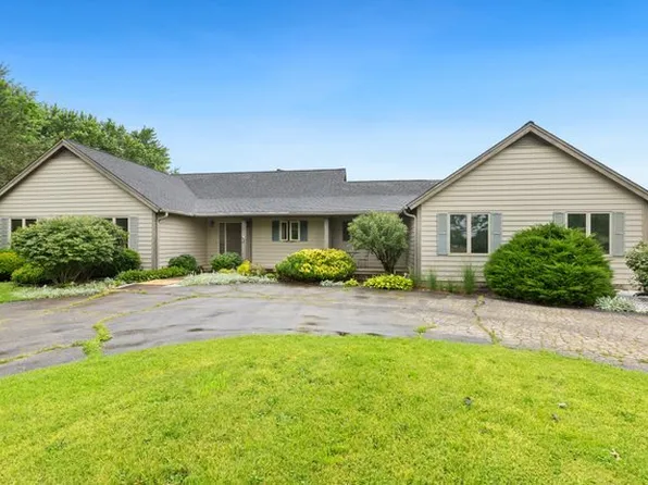 41W580 Rohrsen Rd, Plato Center, IL 60124