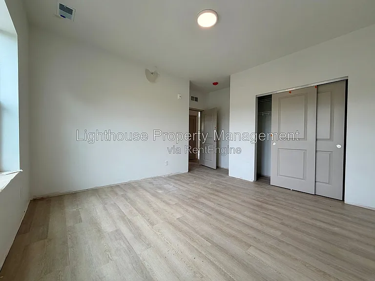 Riverbend Flats Apartments — Photo 73