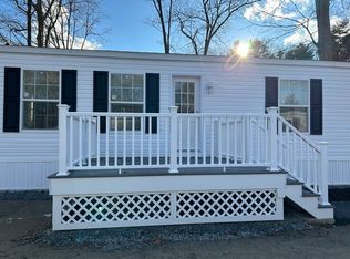 31 Holiday Rd, Holbrook, MA 02343