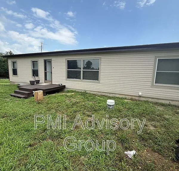 8240 SE Green Rd — Photo 1