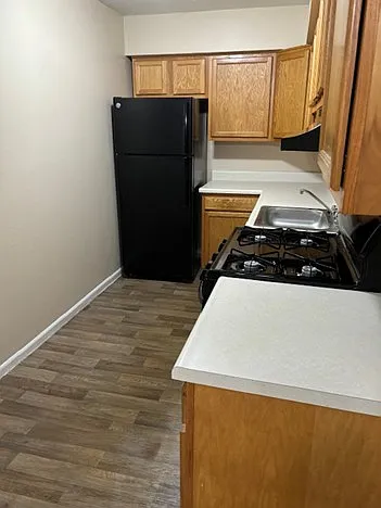 Sandpiper Apartments — Photo 16