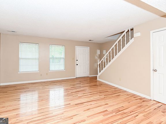 4th image of 5105 Afton Way SE