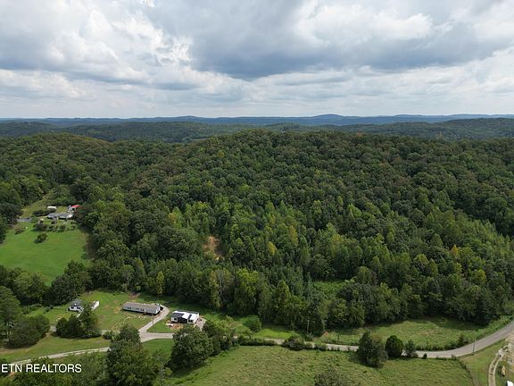 5th image of 406 Edwards Rd