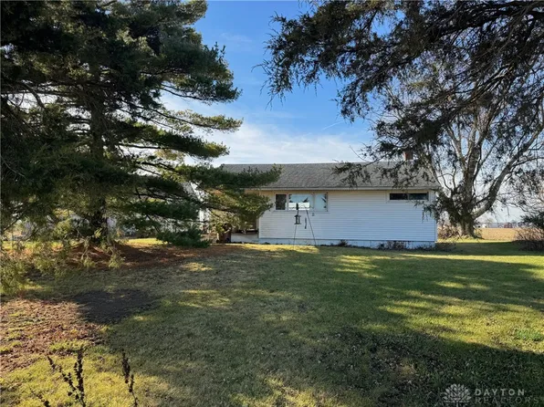 832 N Furlong Rd, Laura, OH 45337