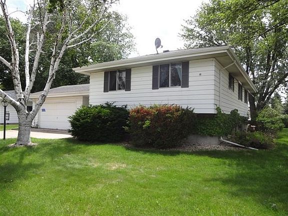 2nd image of 1337 Kellogg Ave