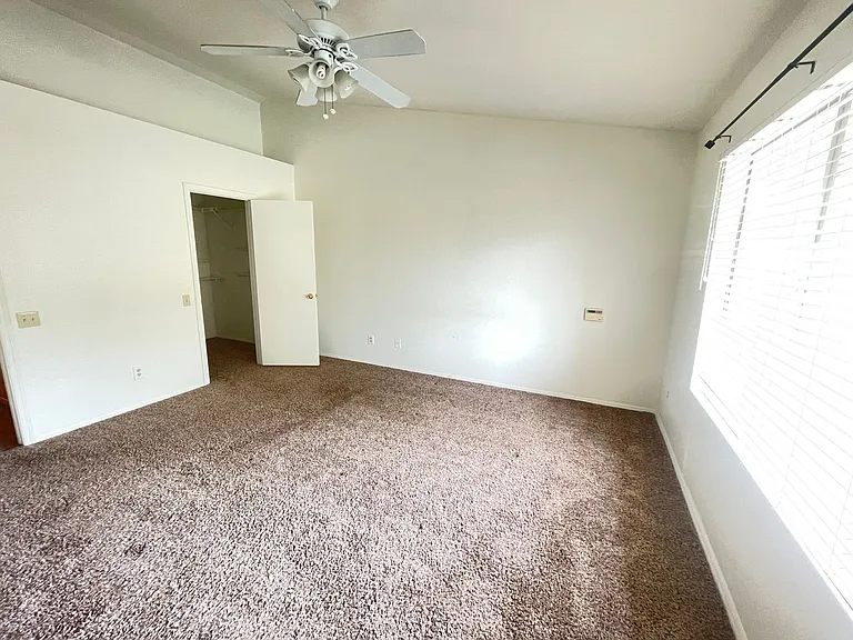 1609 N Longmore St — Photo 16