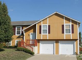 17151 Jennifer St, Gardner, KS 66030