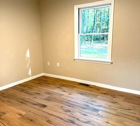 5th image of 181 Lutz Ln