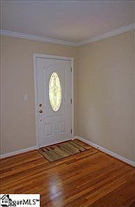4th image of 36 Joan Dr
