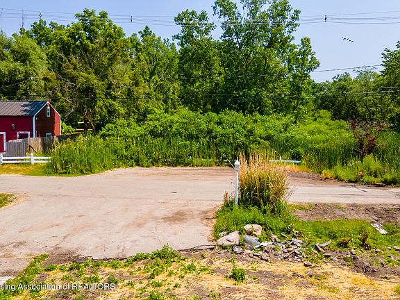 2nd image of 6403 E Reynolds Rd