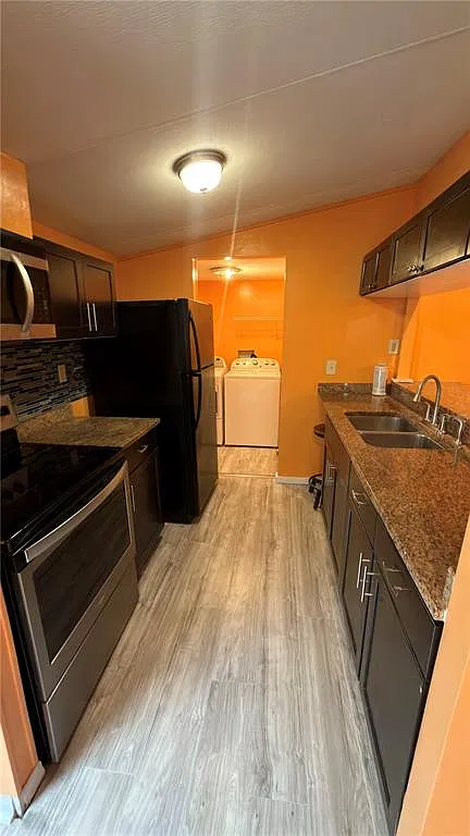 3 bed, 2.0 bath, 1110 sqft, $1,700 — Photo 4