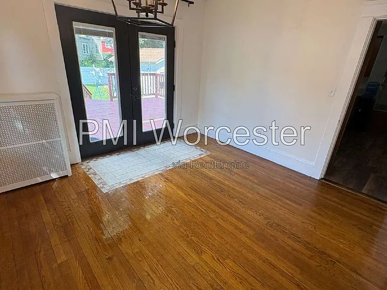 465 Chandler St — Photo 5